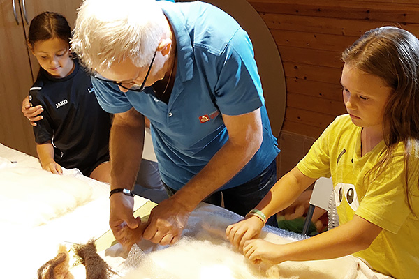 Filzen mit Christian Toth, Arche Herzensbrücken Ein Stück Normalität für schwer erkrankte Kinder