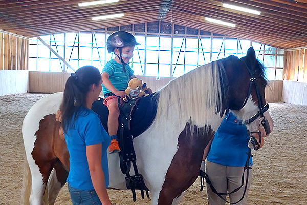 ARCHIE-BLOG: Reittherapie mit Julia bei den Sommerwochen 2022